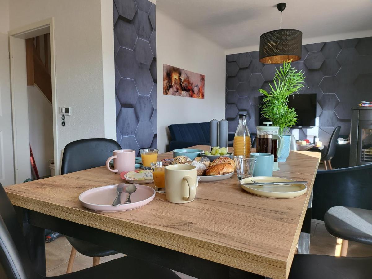 Modernes Behagliches Haus Mit Kamin, Terrasse Und Garten Magdeburg Eksteriør billede